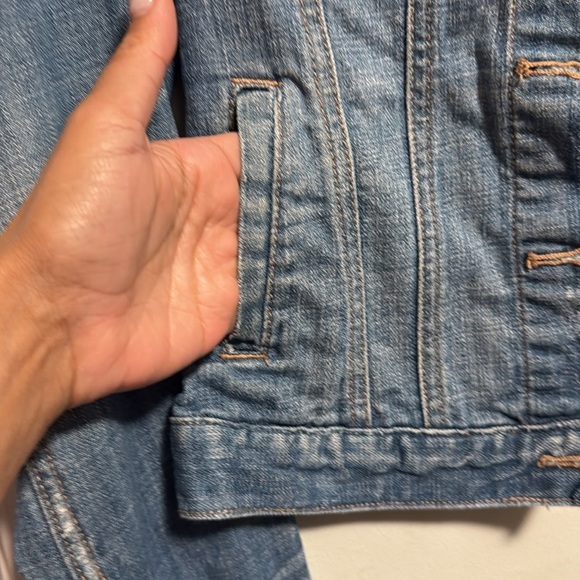 GAP Women's Classic Blue Jean Jacket - distressed wash - XS - Picture 3 of 5